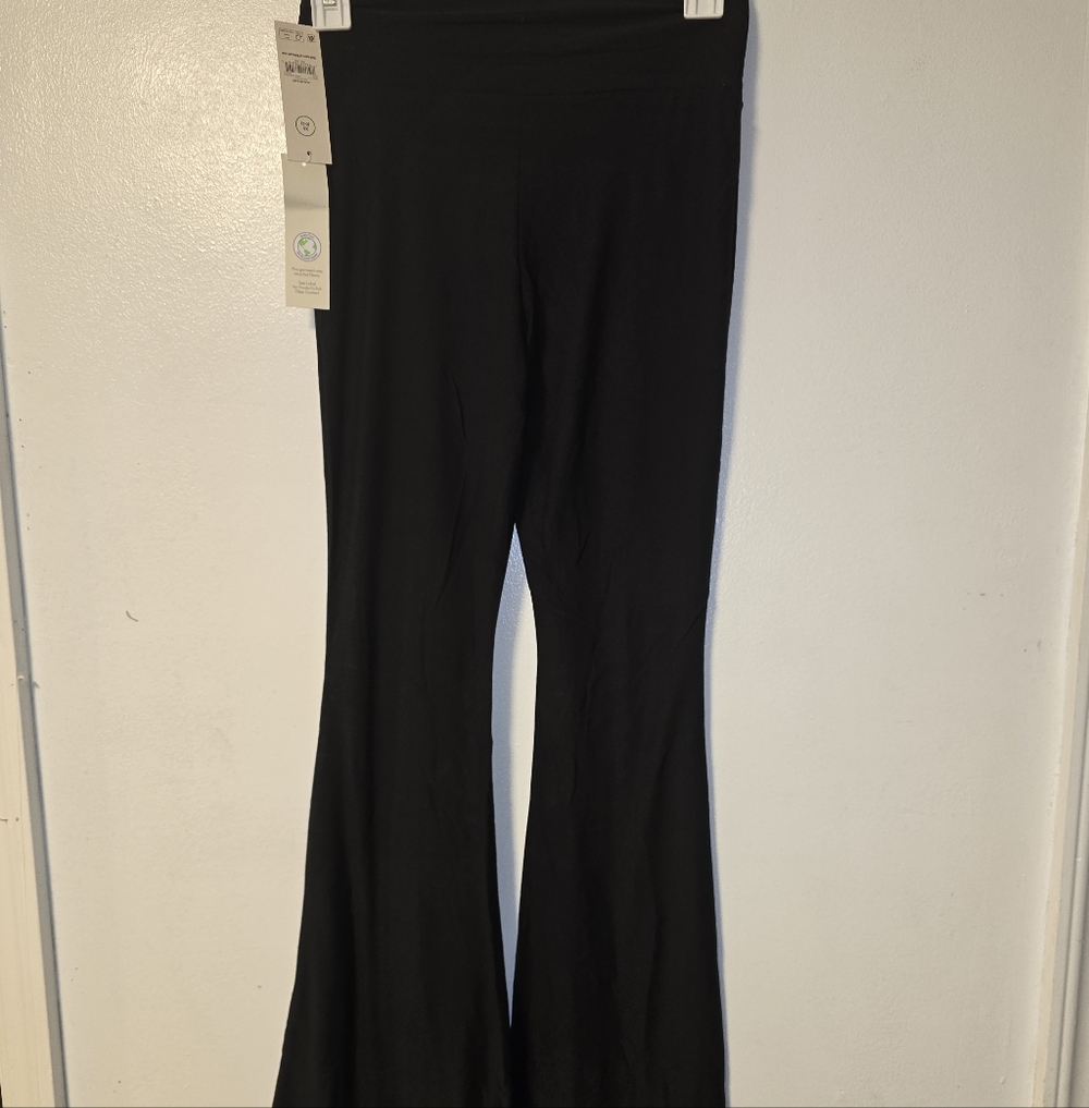 🖤 No Boundaries Stretch Flare Pants XS NWT - Picture 2 of 5
